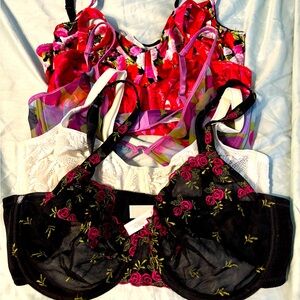 Lot of 5 Victoria’s Secret bras 36D